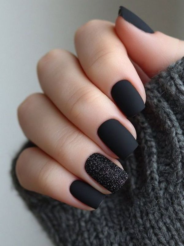 Black Velvet Short Nails