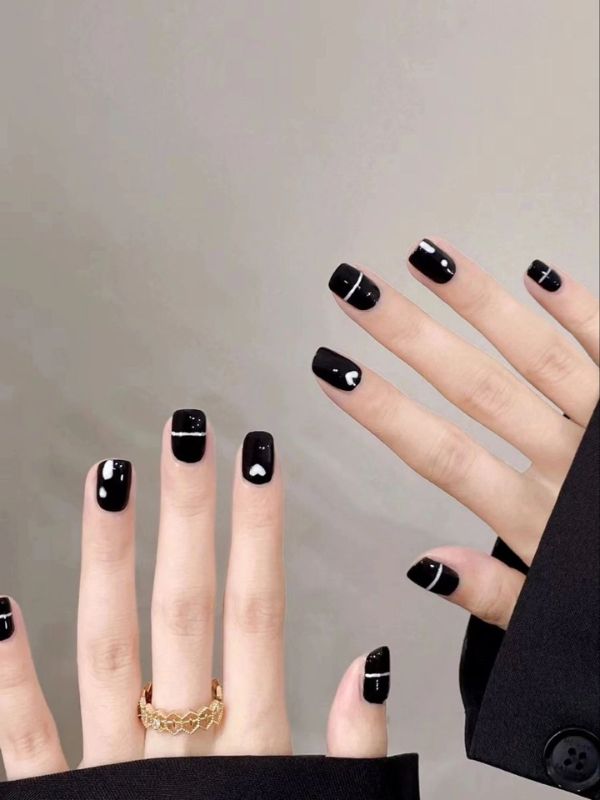 Short Black Nails With Clear Negative Space